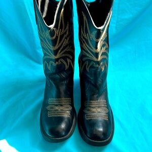 Black size 8 cowboy boots , round toe, tan stitching